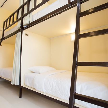 V Canggu Dormitory Extérieur photo