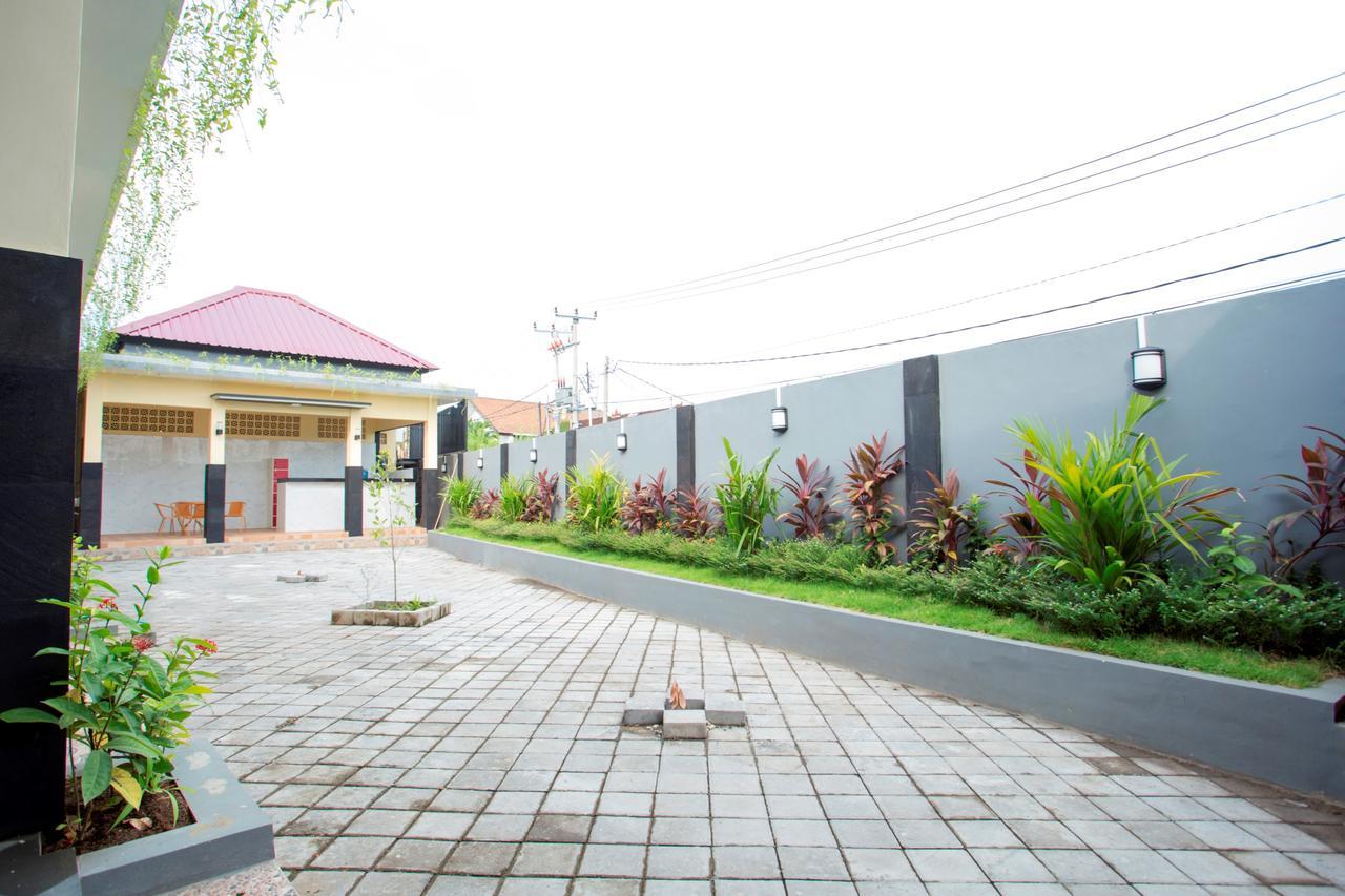 V Canggu Dormitory Extérieur photo