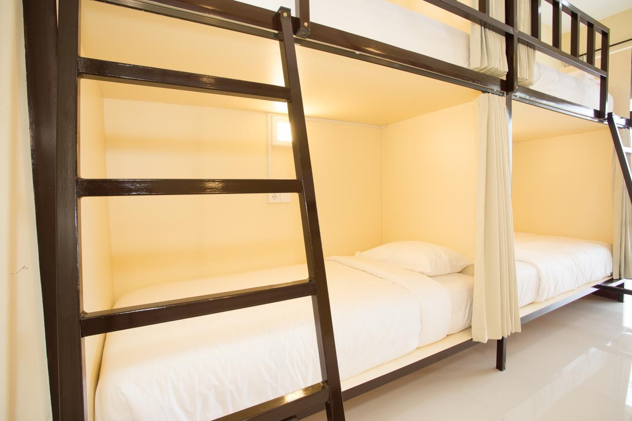 V Canggu Dormitory Extérieur photo