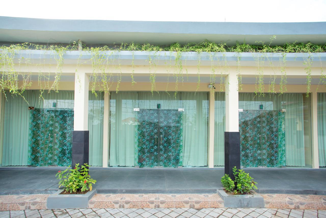 V Canggu Dormitory Extérieur photo