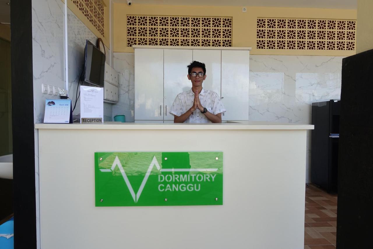 V Canggu Dormitory Extérieur photo