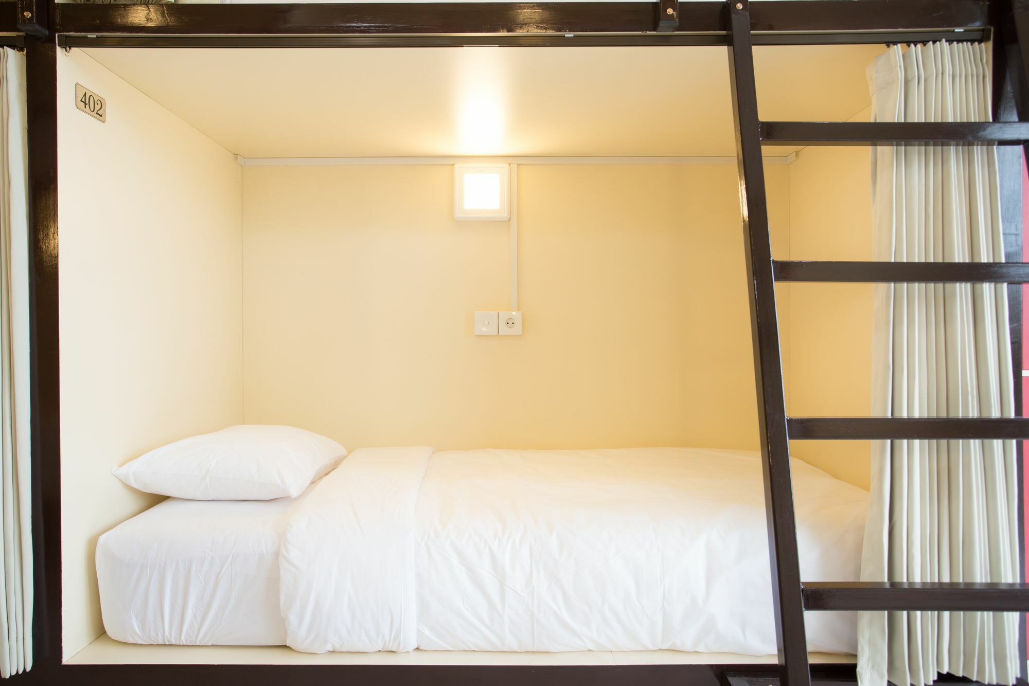 V Canggu Dormitory Extérieur photo
